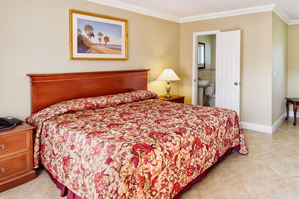 Sun and Surf Inn - photo 14