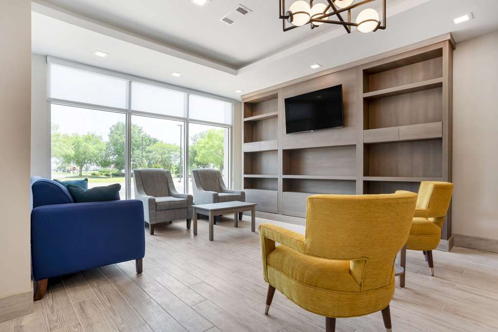 Comfort Inn and Suites Destin Near Henderson Beach - photo 6