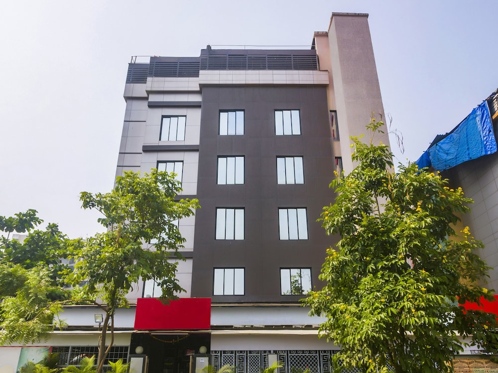 Oyo 22086 Hotel Park View in Thane, India