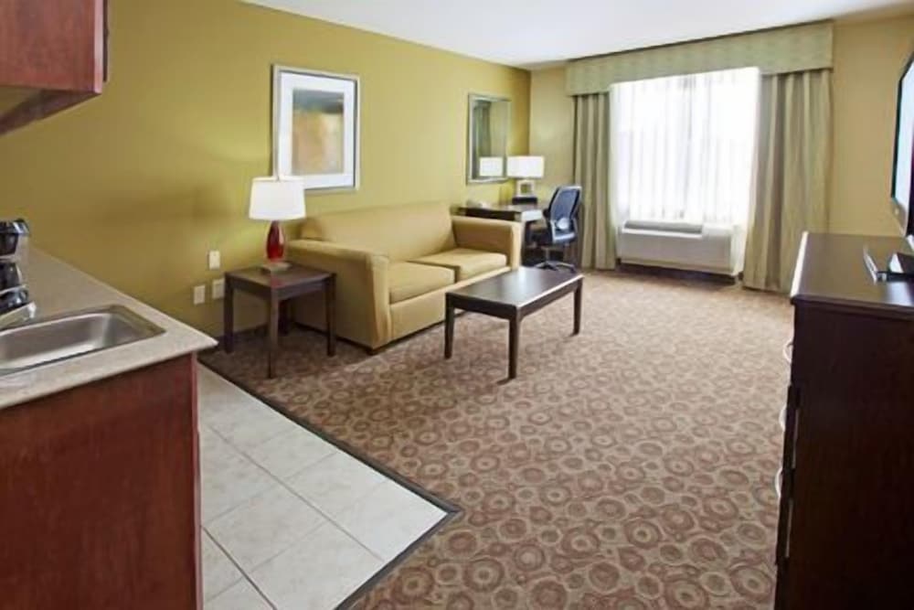 Holiday Inn Express & Suites Waller Prairie View by IHG - photo 18