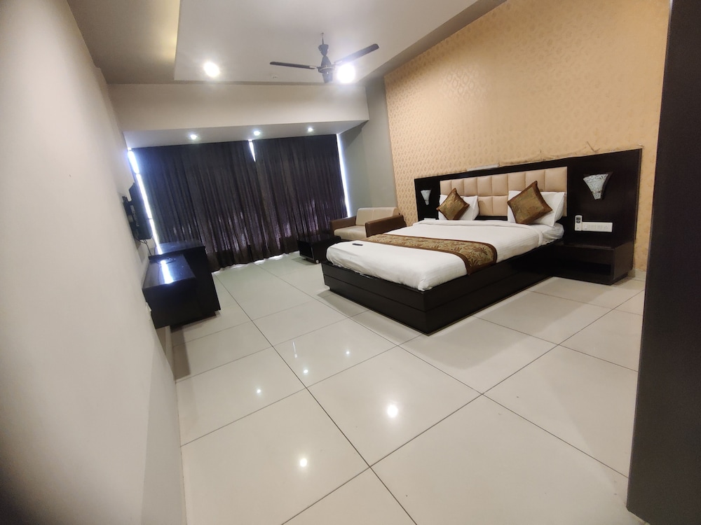 Hotel Restandview — Anand — photo 3