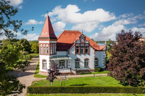 Hotel Villa Am Stadthafen — Neustrelitz