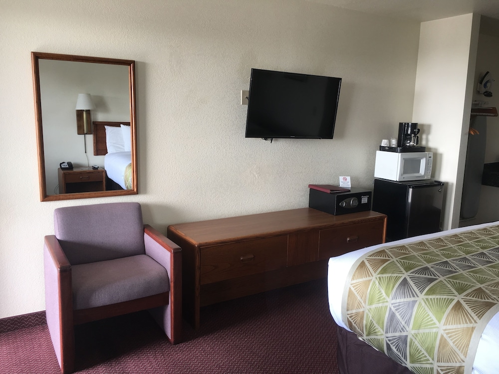 Westward Inn - photo 18