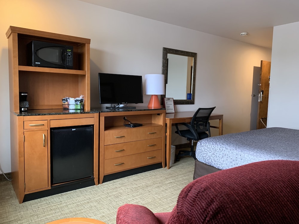 Colstrip Inn & Suites - photo 5