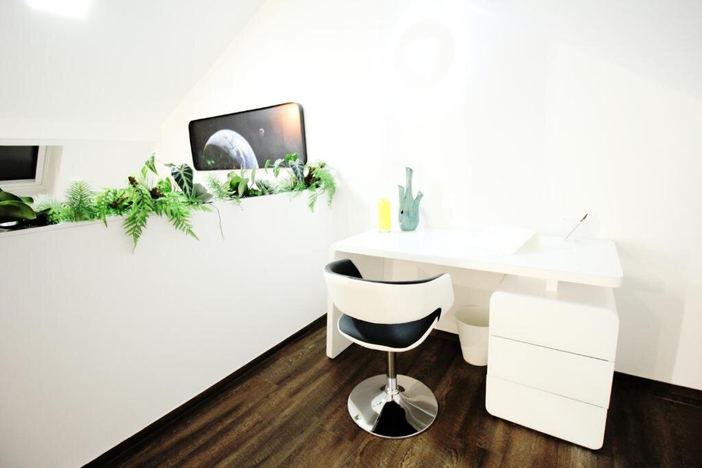 Space Loft Wohndesign mit 2 Schlafzimmern l 450m bis Uni — 4-Star Luxury Hotel in Duisburg, Germany