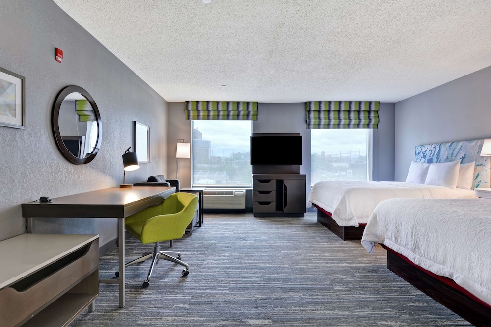 Hampton Inn & Suites Newark Harrison Riverwalk - photo 9