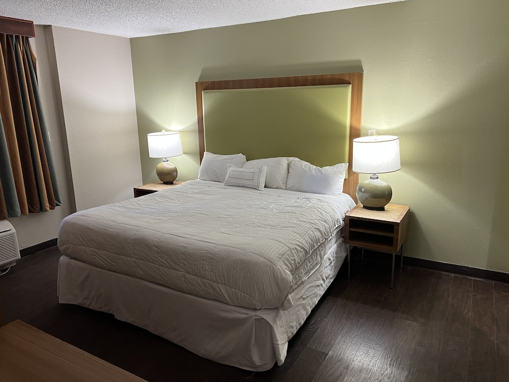 Baymont by Wyndham Odessa Highway 80 - photo 12
