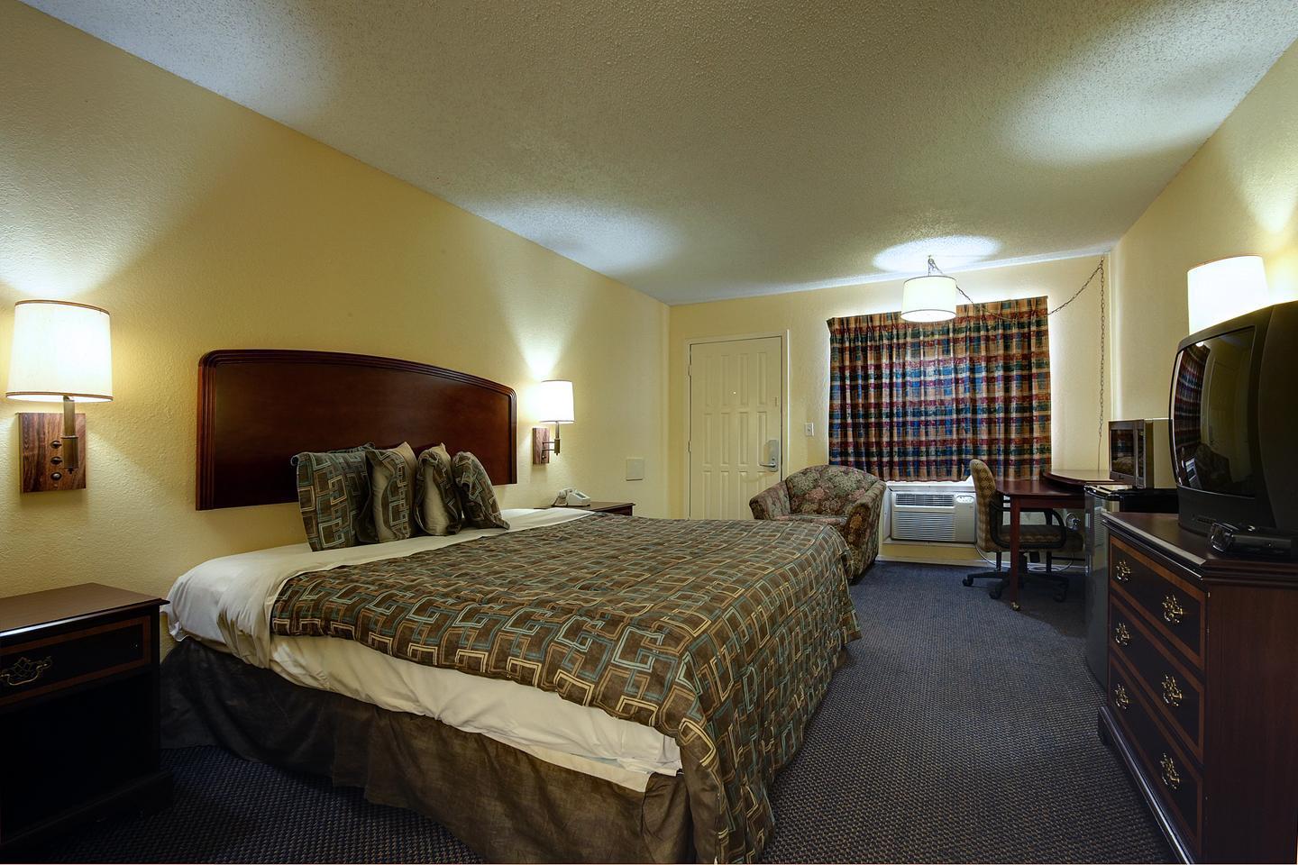 Americas Best Value Inn Comanche - photo 9