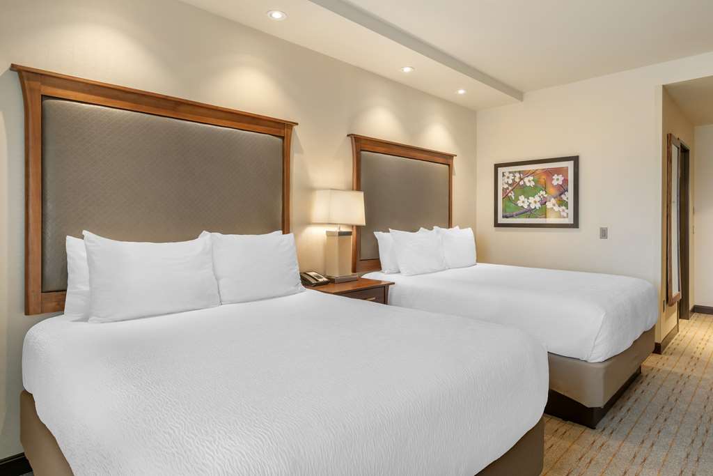 Best Western Premier Boulder Falls Inn - photo 33