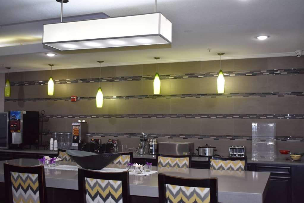 La Quinta Inn & Suites by Wyndham Kyle Austin South - photo 28