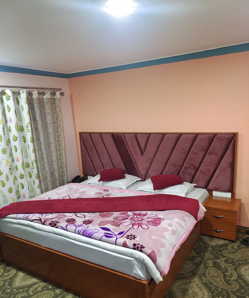 Hotel Noor Mahal - carbon neutral hotel in Anantnag