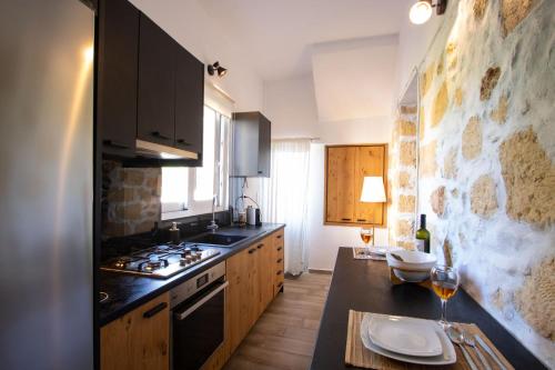 Comfy Apartment — 4-Star Luxury Hotel in Chania, Greece