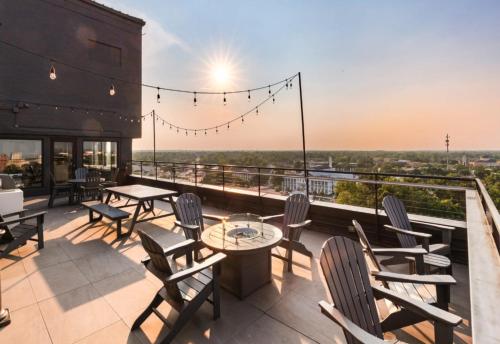 Downtown Mobile Rooftop View Studios by Barsala - featured photo