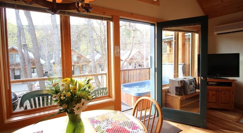 River’s Edge Resort — Winthrop — photo 2