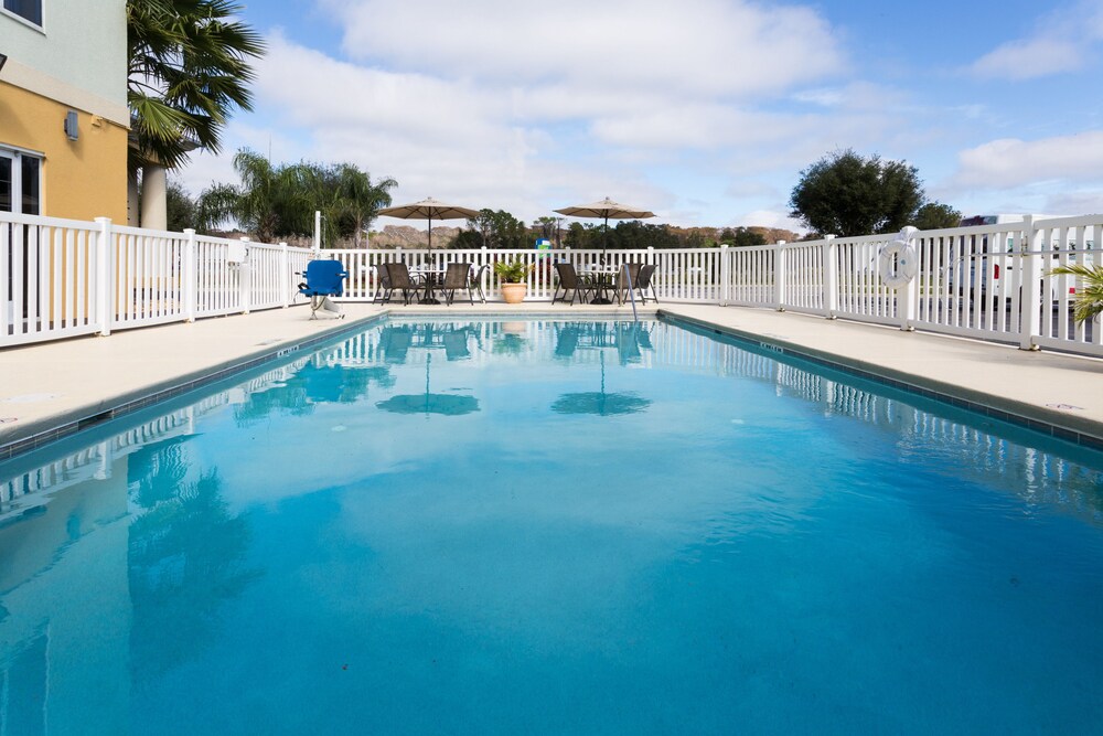Holiday Inn Express Hotel & Suites Tavares Leesburg by IHG - photo 20