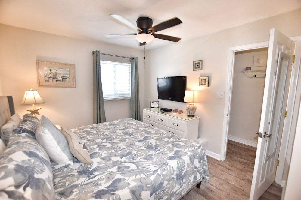 0804 Waters Edge Resort 1 Bedroom Condo - photo 5