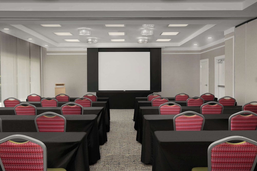 Hampton Inn & Suites Orlando North Altamonte Springs - photo 38