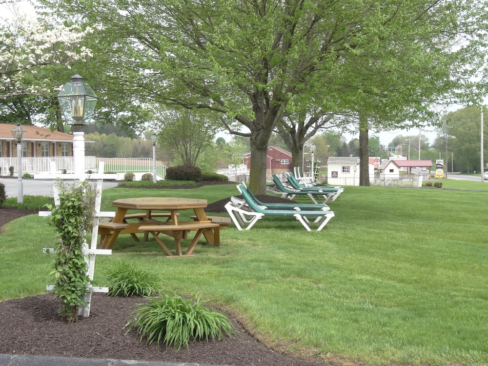 Amish Country Motel - photo 33