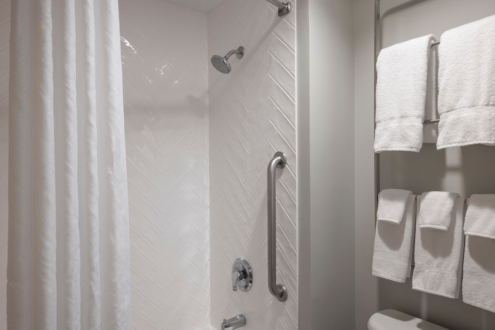 TownePlace Suites by Marriott Chicago Lombard - photo 18