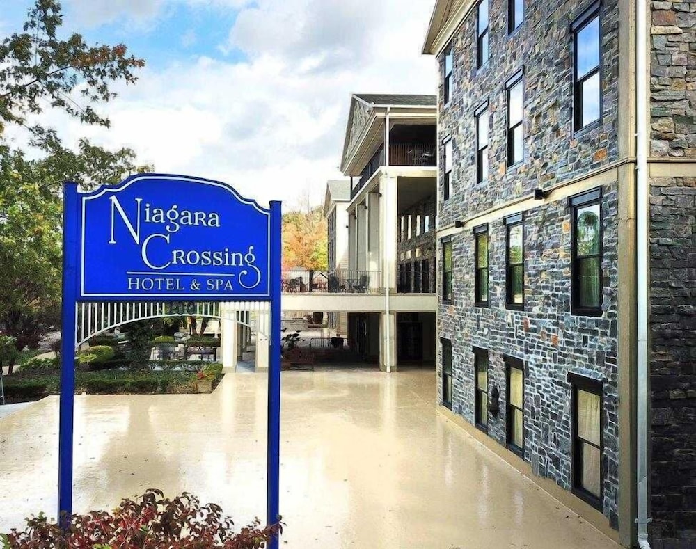 Niagara Crossing Hotel & Spa - featured photo