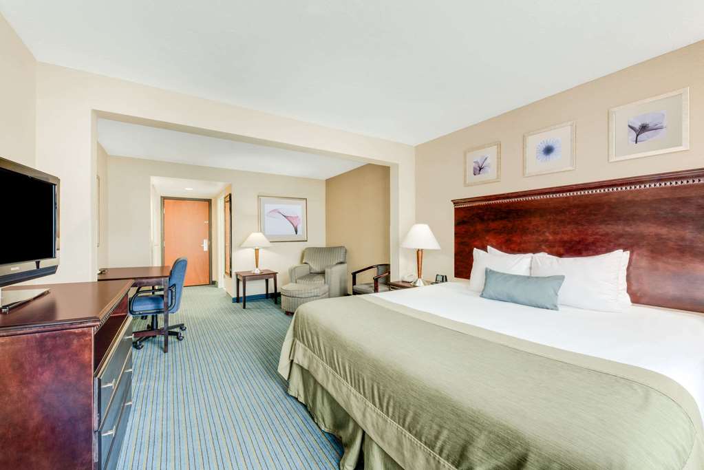 Wingate by Wyndham York - photo 10