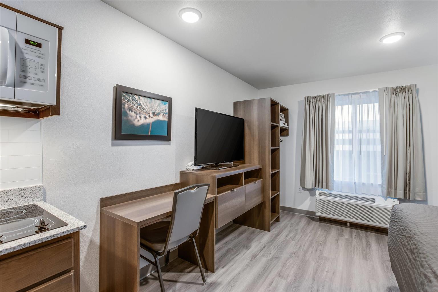 WoodSpring Suites Novi Farmington - photo 20