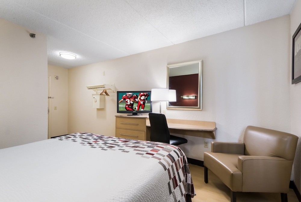 Red Roof Inn Laredo - photo 17