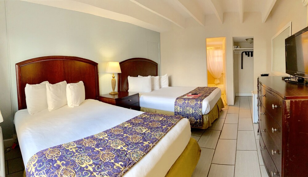 Sunrise Inn On The Beach - photo 10