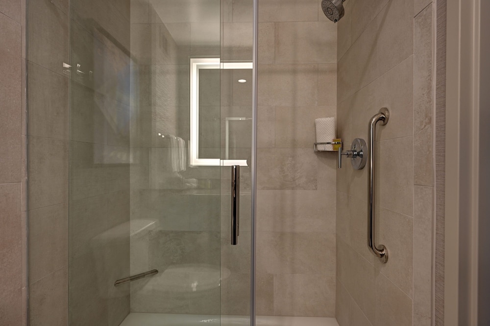 DoubleTree by Hilton Denver International Airport - photo 26