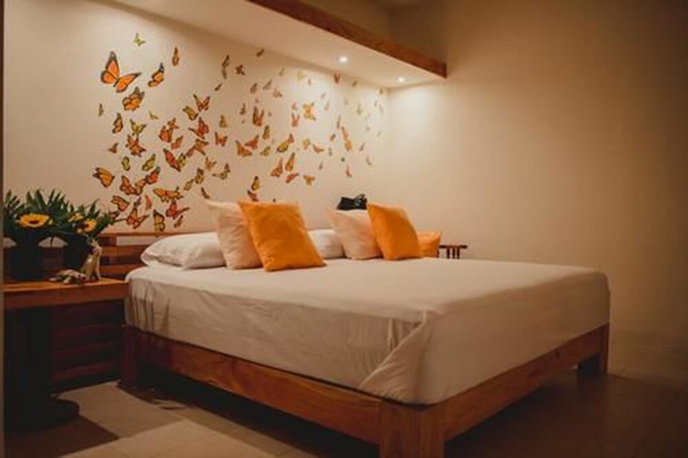 Casa 5 Bed & Breakfast — 4-Star Luxury Hotel in Palenque, Mexico