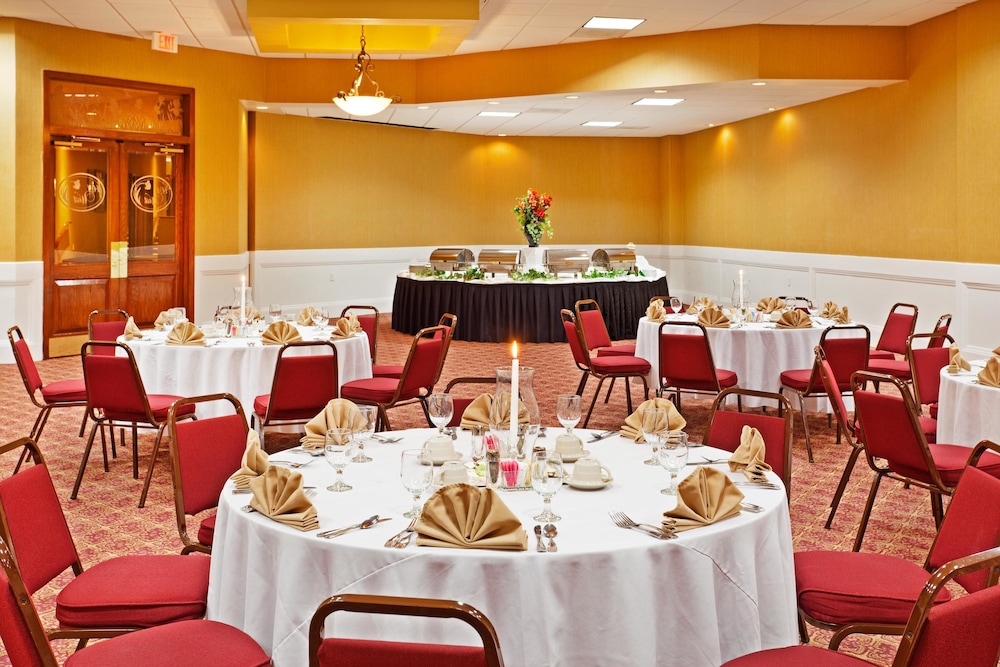 Holiday Inn by IHG - photo 35