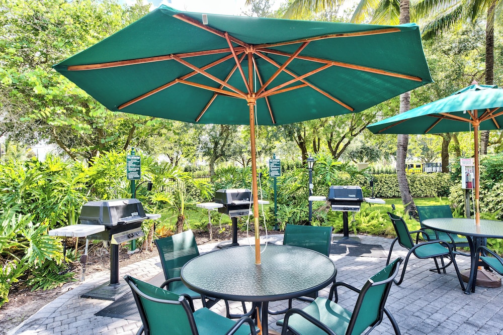 Messina Vacation Rental at Lely Resort. Spacious 3 BR 2 Bath Condo with Lake Views and Handicap Accessibility. Enjoy Community Pool Hot Tub and Proximity to Naples Beaches and Dining - photo 33