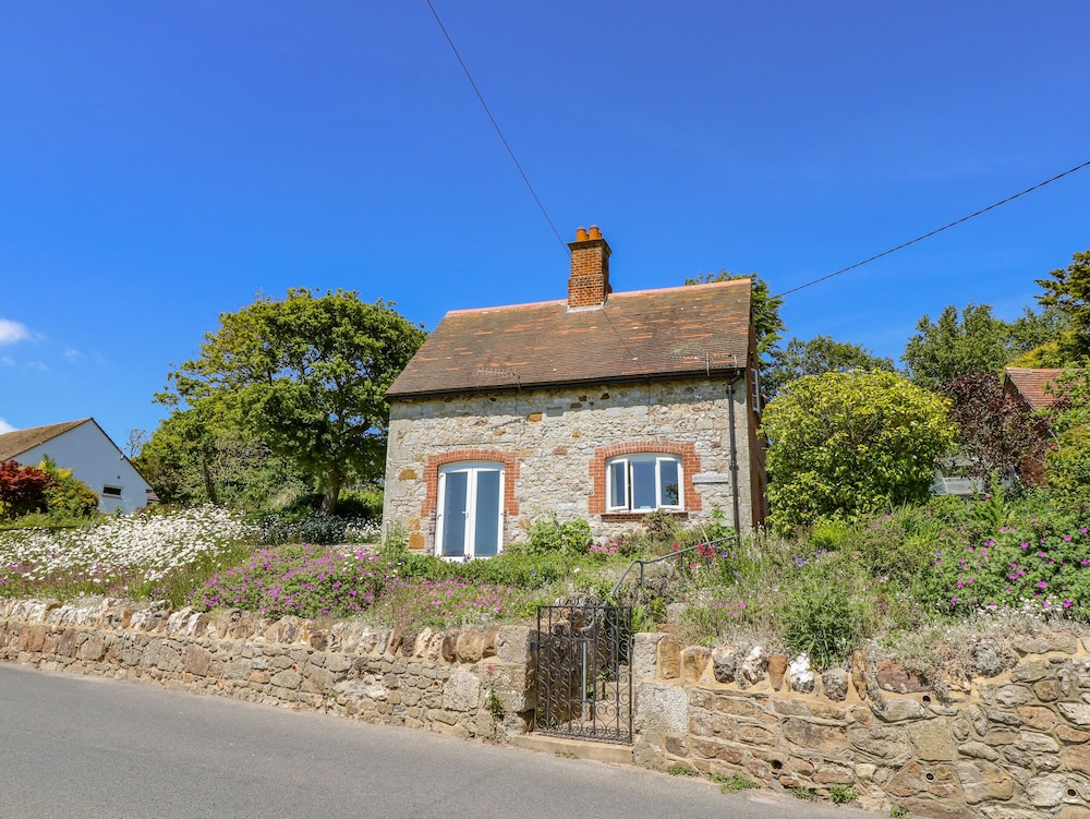 Ladylands Cottage — 4-Star Luxury Hotel in Newport, United Kingdom