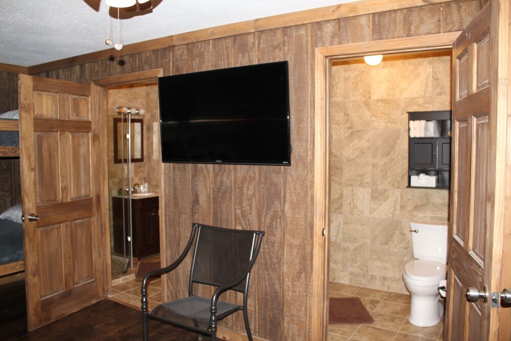 Shawnee Trails Lodging and Suites - photo 27