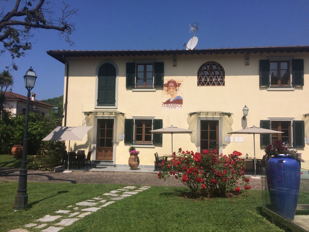 Residence Prunali — 4-Star Luxury Hotel in Massarosa, Italy