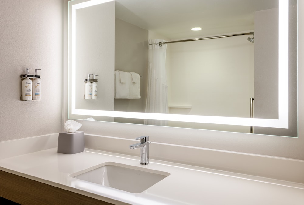 Holiday Inn Express & Suites Flowood by IHG - photo 31