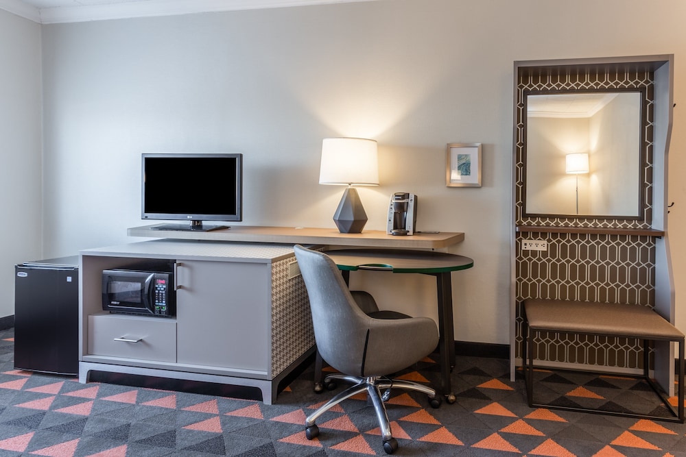 Holiday Inn Philadelphia South Swedesboro by IHG - photo 13