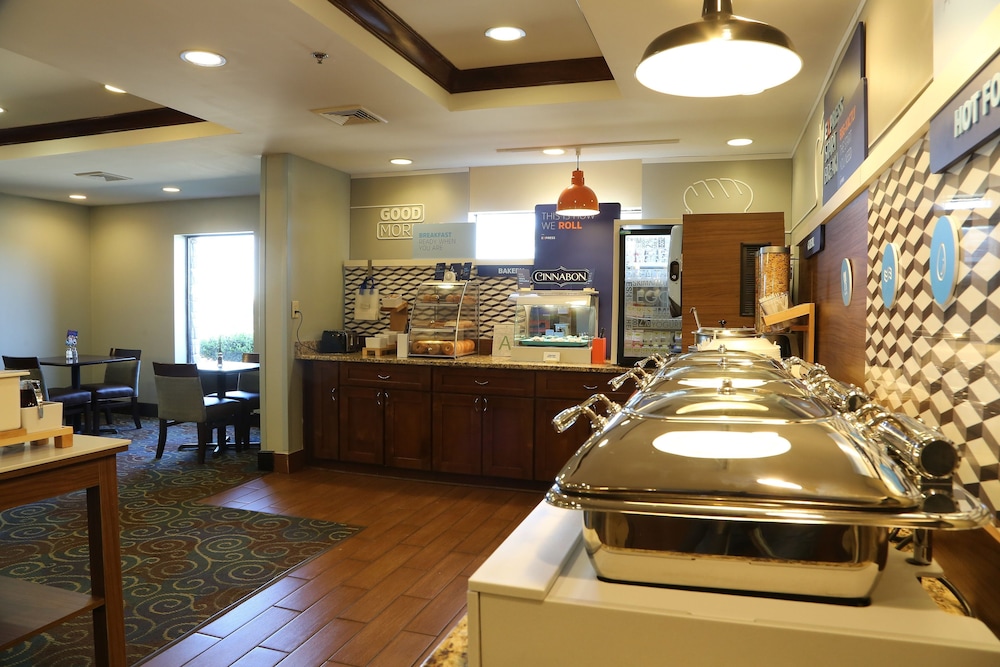 Holiday Inn Express Hotel & Suites Cleveland - photo 39