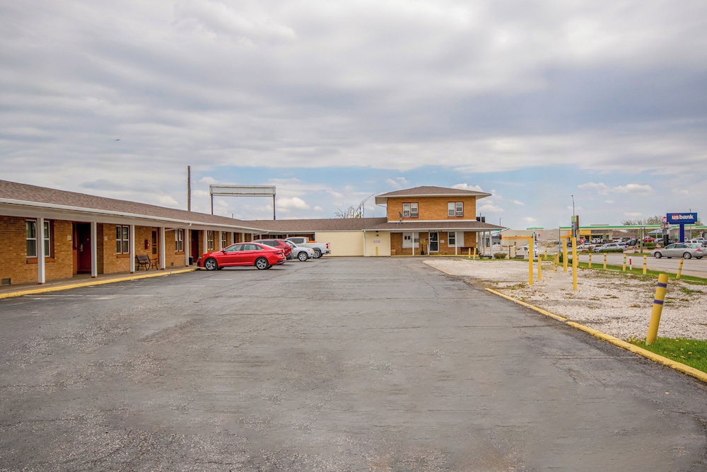 OYO Travelier Motel - photo 92