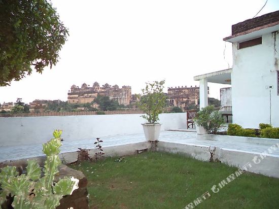 Hotel Yuvraj — hotel in Orchha