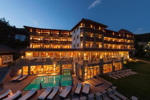 Hotel Waldhof — hotel in Perca