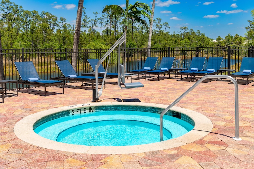 Embassy Suites by Hilton Fort Myers Estero - photo 43