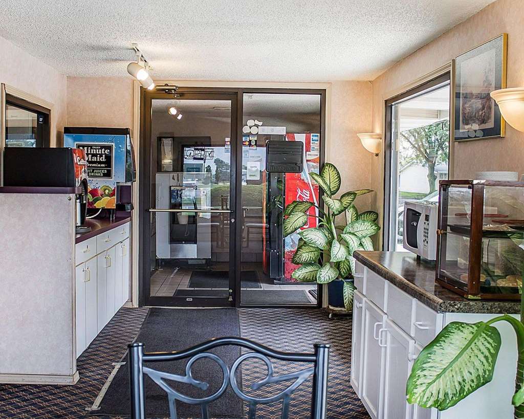 Rodeway Inn Findlay University Area - photo 23