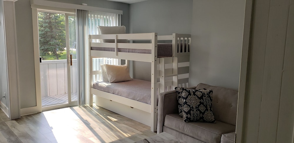 Coastal Suites Resort - photo 25