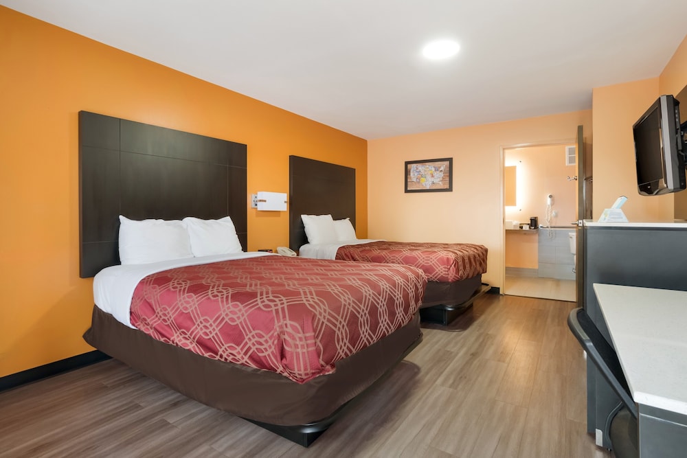 Econo Lodge Ripley - photo 4