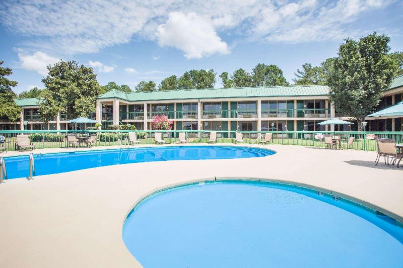 Ramada by Wyndham & Suites Warner Robins - photo 36