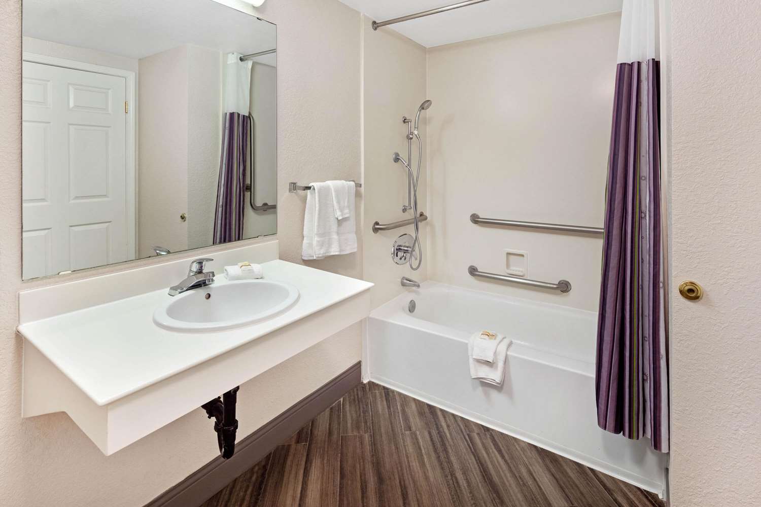 La Quinta Inn Ventura - photo 37