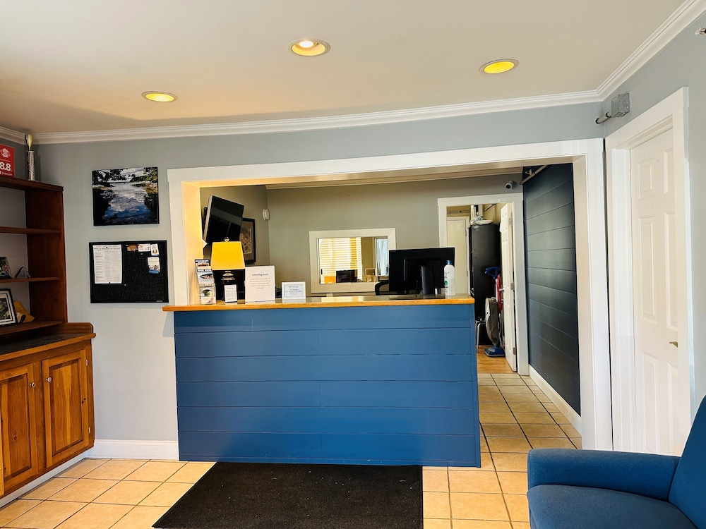 Flagship Inn & Suites - photo 33
