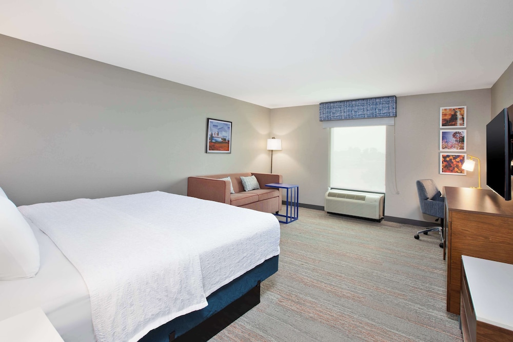 Hampton Inn Clinton IA - photo 31