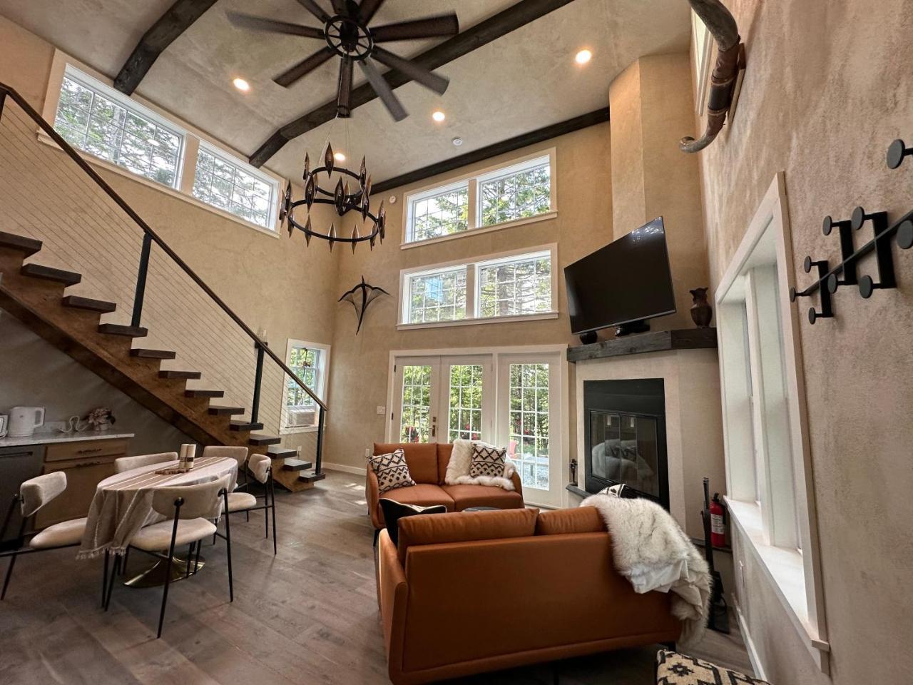 Luxury cabin vc home 2bd 2bath — 4-Star Luxury Hotel in Tremont, United States